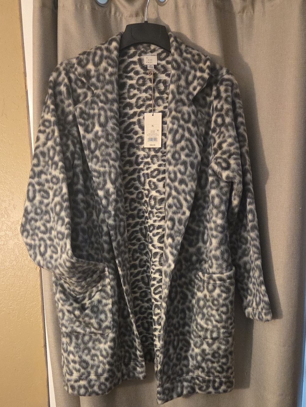 a new day Gray and White Leopard Print Open Cardigan